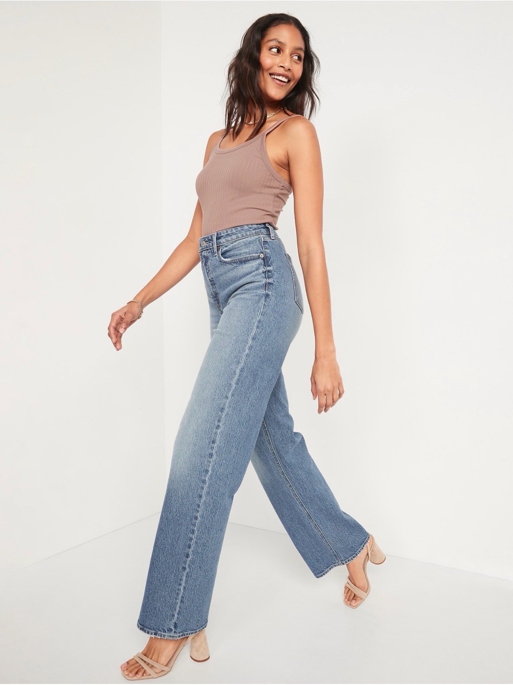 Old Navy Sky-Hi Wide Leg Jeans Size 6 Extra High Rise Light Wash